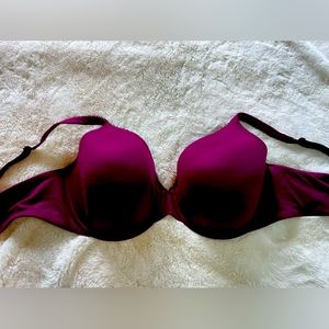 Burgundy Victorias Secret Bra 40DDD.